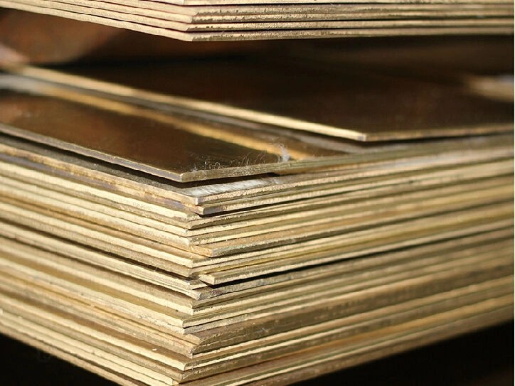 Латунный лист 20 мм 550 мм 3000 мм Л90 ГОСТ 2208-2007